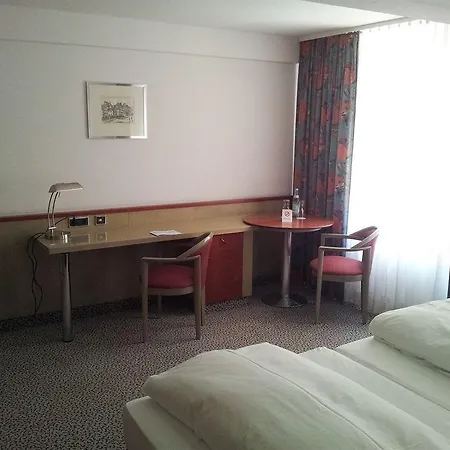 Hotell Leomar 3*