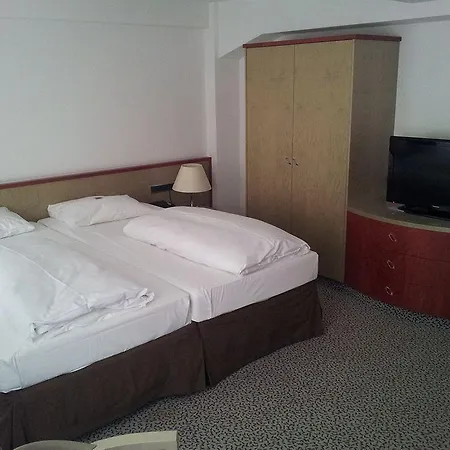 Leomar Hotell 3*