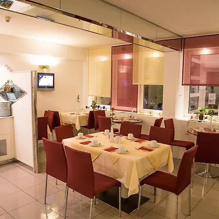 Leomar Hotell 3*